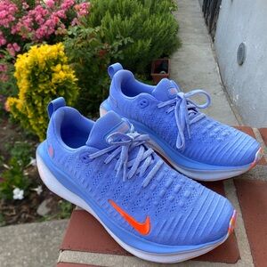 Nike Infinity 4 Women sz 8.5 running shoe. Worn once